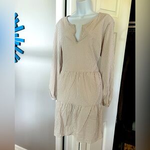 Vineyard Vines seersucker XL dress.